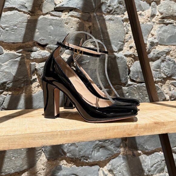 Valentino Black Patent Vlogo Ankle Strap Pumps - Picture 1 of 12